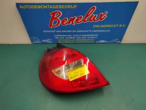 Used Taillight, left Renault Clio III (BR/CR) 1.4 16V Price on request offered by Benelux Zwijndrecht B.V.