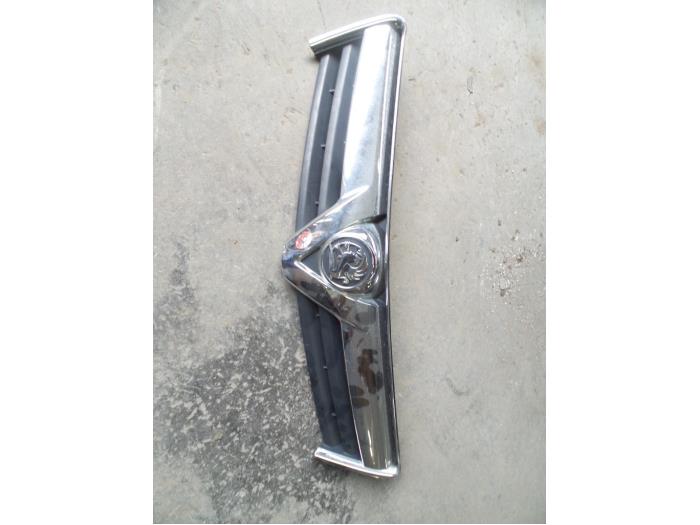 Begagnade Grill Opel Antara (LA6) 2.0 CDTI 16V 4x4 Pris på förfrågan erbjuds av Autodemontage Joko B.V.
