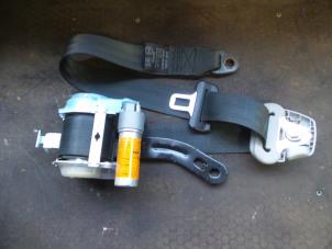 Used Front seatbelt, right Kia Picanto (BA) 1.1 12V Price on request offered by Autodemontage Joko B.V.