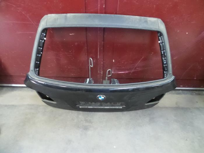 Tailgate from a BMW 5 serie Touring (E61) 520d 16V 2007