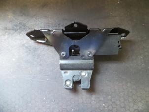 Used Tailgate lock mechanism BMW 5 serie Touring (E61) 520d 16V Price on request offered by Autodemontage Joko B.V.