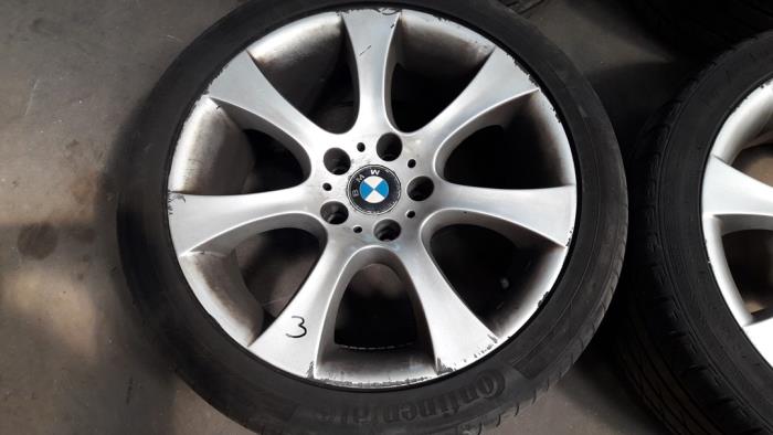 Set of sports wheels from a BMW 5 serie Touring (E61) 520d 16V 2007