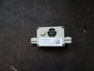 Used Antenna Amplifier BMW 5 serie Touring (E61) 520d 16V Price on request offered by Autodemontage Joko B.V.