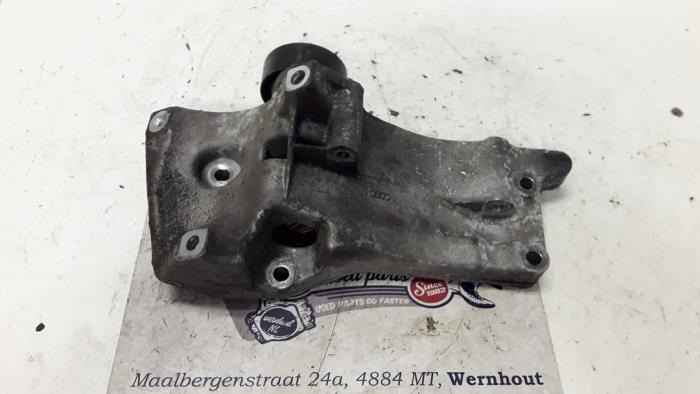 Usagé Support dynamo haut Seat Ibiza III (6L1) 1.4 16V 75 Prix sur demande proposé par Autodemontage Joko B.V.