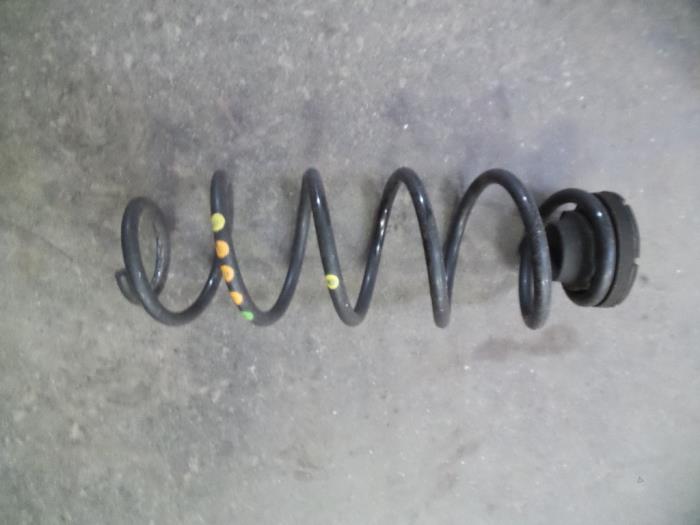 Rear coil spring from a Volkswagen Up! (121) 1.0 12V 75 2015