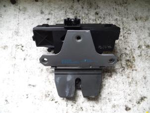 Used Tailgate lock mechanism Ford Focus 2 1.6 16V Price on request offered by Autodemontage Joko B.V.