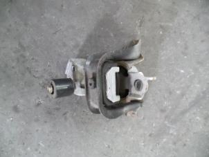 Used Engine mount Toyota Yaris Verso (P2) 1.3 16V Price on request offered by Autodemontage Joko B.V.
