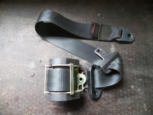 Used Rear seatbelt, right Peugeot 206 SW (2E/K) 1.6 HDi 16V FAP Price on request offered by Autodemontage Joko B.V.