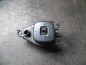 Usados Interruptor de retrovisor Mazda 323 (BJ12) 1.3i 16V Precio de solicitud ofrecido por Autodemontage Joko B.V.