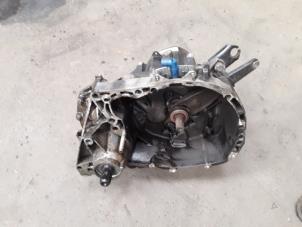 Used Gearbox Renault Clio II (BB/CB) 1.4 16V Price on request offered by Autodemontage Joko B.V.