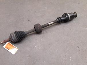 Used Front drive shaft, right Renault Clio II (BB/CB) 1.4 16V Price on request offered by Autodemontage Joko B.V.