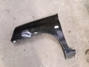 Used Front wing, left Renault Clio II (BB/CB) 1.4 16V Price on request offered by Autodemontage Joko B.V.