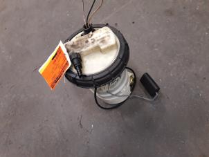 Used Electric fuel pump Renault Clio II (BB/CB) 1.4 16V Price on request offered by Autodemontage Joko B.V.