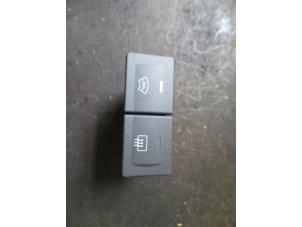 Used Frontscreen heating switch Ford Fiesta 5 (JD/JH) 1.4 TDCi Price on request offered by Autodemontage Joko B.V.