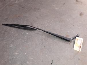Used Front wiper arm Daihatsu Terios (J1) 1.3 16V 4x4 Price on request offered by Autodemontage Joko B.V.