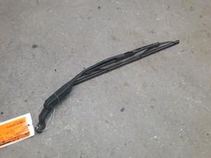 Used Rear wiper arm Daihatsu Terios (J1) 1.3 16V 4x4 Price on request offered by Autodemontage Joko B.V.