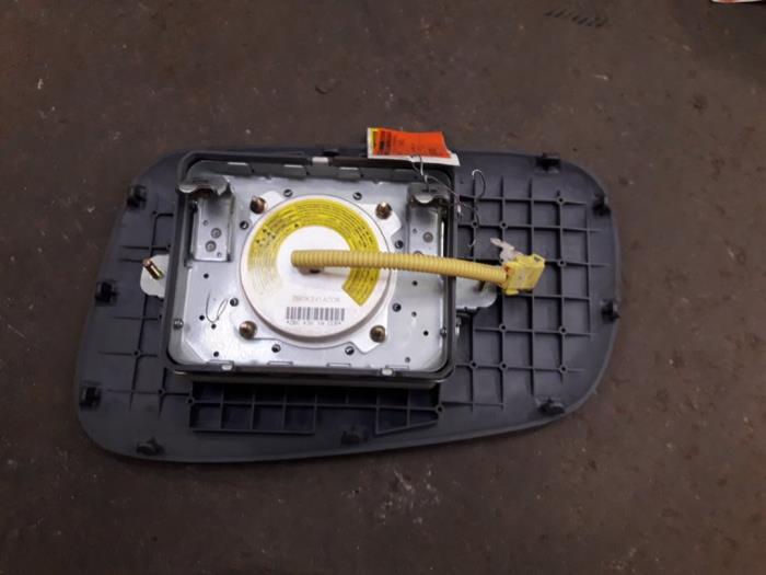 Right airbag (dashboard) from a Daihatsu Terios (J1) 1.3 16V 4x4 2000