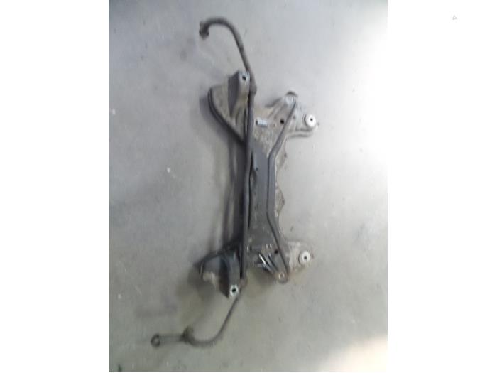 Usados Subchasis Volkswagen Bora (1J2) 1.6 Precio de solicitud ofrecido por Autodemontage Joko B.V.