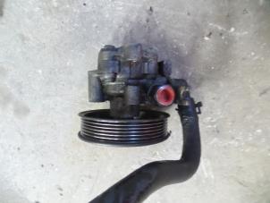 Used Power steering pump Hyundai Tucson (JM) 2.0 CRDi VGT 16V 4x2 Price on request offered by Autodemontage Joko B.V.