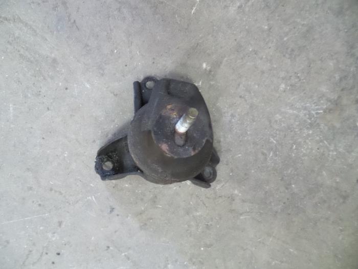 Usagé Support moteur Hyundai Tucson (JM) 2.0 CRDi VGT 16V 4x2 Prix sur demande proposé par Autodemontage Joko B.V.