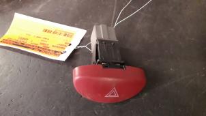 Used Panic lighting switch Peugeot 206 (2A/C/H/J/S) 1.6 XS,XT Price on request offered by Autodemontage Joko B.V.