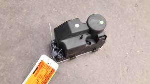 Used Central door locking module Mercedes 190 (W201) 2.0 E Price on request offered by Autodemontage Joko B.V.