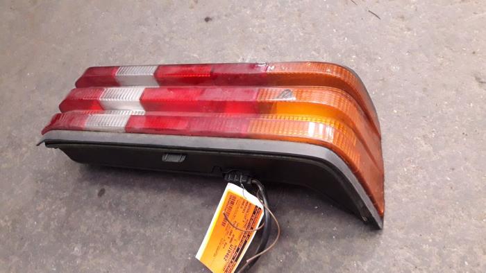 Taillight, right from a Mercedes-Benz 190 (W201) 2.0 E 1989