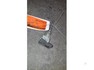 Used Door lock cylinder, right Mercedes 190 (W201) 2.0 E Price on request offered by Autodemontage Joko B.V.