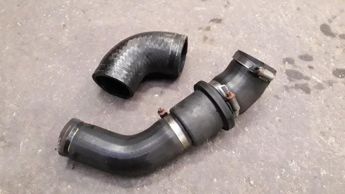 Gebrauchte Intercooler Schlauch Ford Focus 1 Wagon 1.8 Tddi Preis auf Anfrage angeboten von Autodemontage Joko B.V.