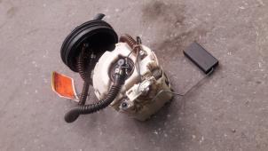 Used Electric fuel pump Volkswagen Golf III (1H1) 1.6 i Price on request offered by Autodemontage Joko B.V.