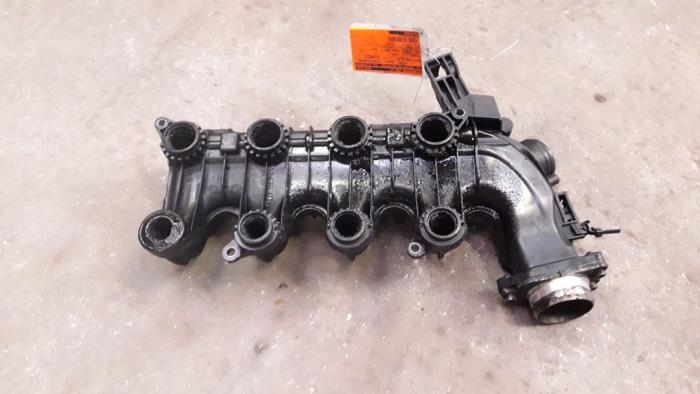 Używane Kolektor dolotowy Peugeot 307 Break (3E) 1.6 HDi 90 16V Cena na żądanie oferowane przez Autodemontage Joko B.V.