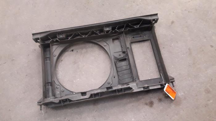 Front panel from a Peugeot 307 Break (3E) 1.6 HDi 90 16V 2006