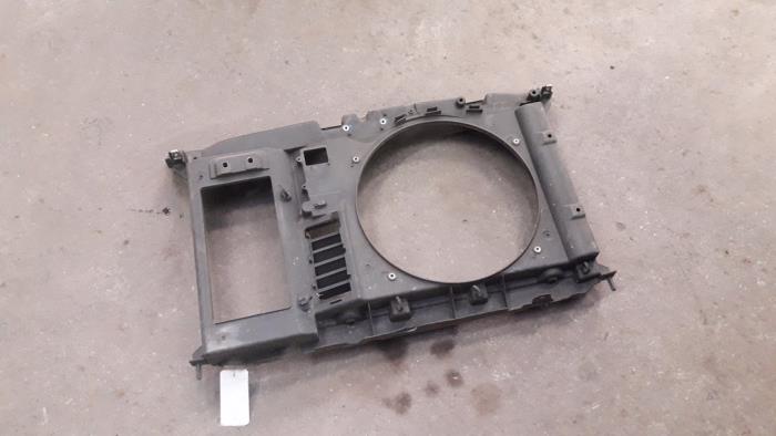 Front panel from a Peugeot 307 Break (3E) 1.6 HDi 90 16V 2006