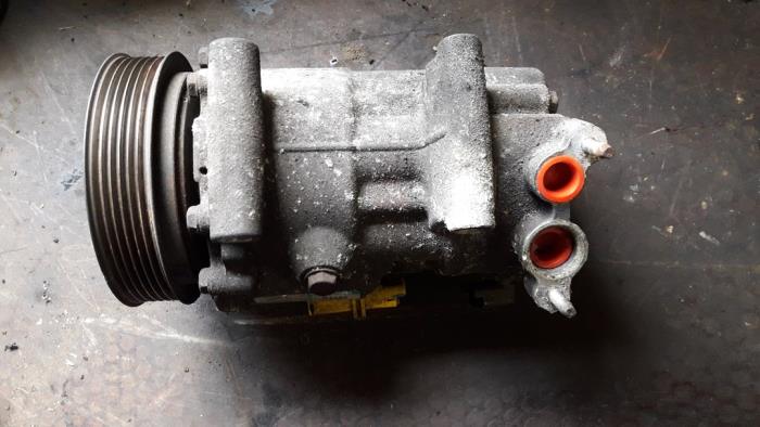 Air conditioning pump from a Peugeot 207/207+ (WA/WC/WM) 1.6 HDi 16V 2006