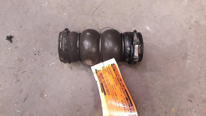 Gebrauchte Intercooler Schlauch Peugeot 307 Break (3E) 1.6 HDi 90 16V Preis auf Anfrage angeboten von Autodemontage Joko B.V.