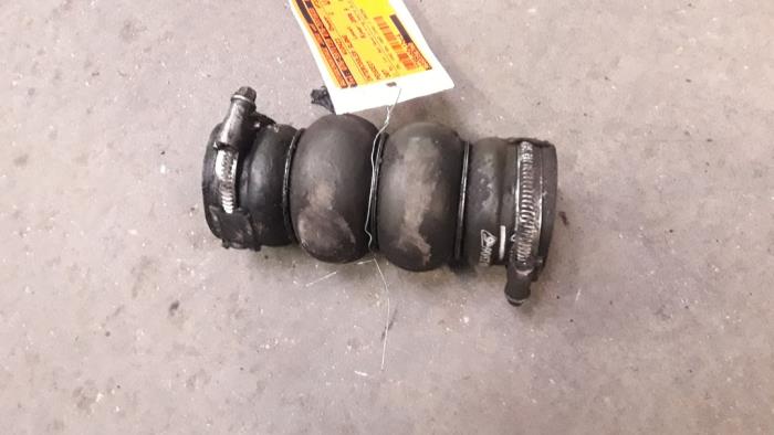 Gebrauchte Intercooler Schlauch Peugeot 307 Break (3E) 1.6 HDi 90 16V Preis auf Anfrage angeboten von Autodemontage Joko B.V.