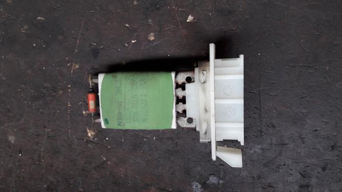 Heater resistor from a Toyota Aygo (B10) 1.4 HDI 2007
