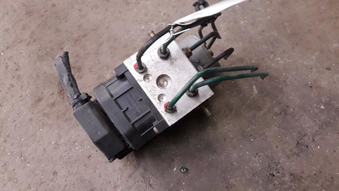 Usagé Bloc ABS Renault Megane (EA) 2.0i Prix sur demande proposé par Autodemontage Joko B.V.