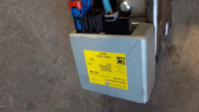 Usagé Ordinateur direction assistée Renault Twingo II (CN) 1.2 16V Prix sur demande proposé par Autodemontage Joko B.V.