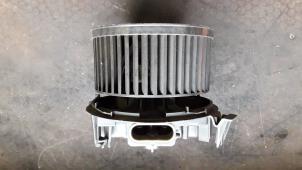 Usados Motor de ventilador de calefactor Renault Twingo II (CN) 1.2 16V Precio de solicitud ofrecido por Autodemontage Joko B.V.