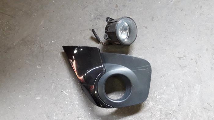 Używane Halogen prawy Renault Twingo II (CN) 1.2 16V Cena na żądanie oferowane przez Autodemontage Joko B.V.