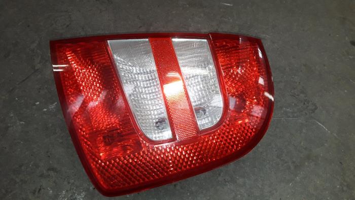 Taillight, right from a Skoda Fabia (6Y2) 1.2 2002