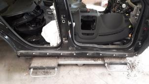 Used Sill, right Skoda Yeti (5LAC) 1.6 TDI Greenline Price on request offered by Autodemontage Joko B.V.