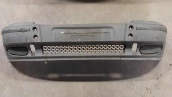 Front bumper from a Ford Transit 2.0 TDCi 16V Tourneo 2003
