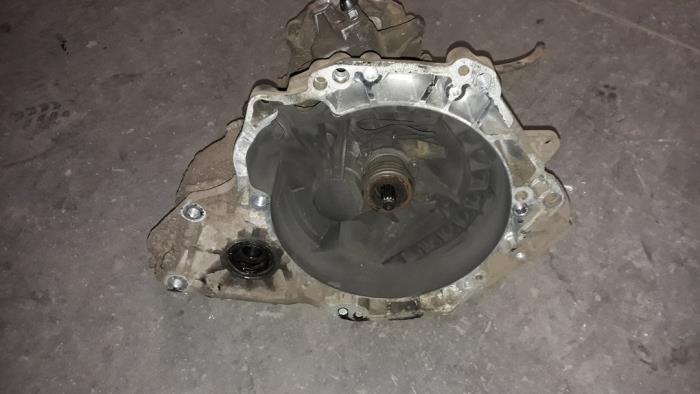 Gearbox from a Opel Combo (Corsa C) 1.3 CDTI 16V 2005