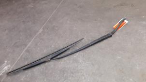 Used Front wiper arm Citroen C8 (EA/EB) 2.0 HDi 16V Price on request offered by Autodemontage Joko B.V.