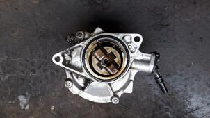 Used Vacuum pump (petrol) Peugeot 308 (4A/C) 1.4 VTI 16V Price on request offered by Autodemontage Joko B.V.