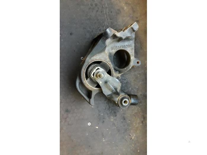 Used Engine mount Peugeot 308 (4A/C) 1.4 VTI 16V Price on request offered by Autodemontage Joko B.V.