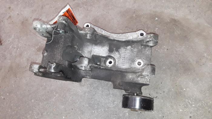Gebrauchte Dynamostütze oben Citroen C8 (EA/EB) 2.0 HDi 16V Preis auf Anfrage angeboten von Autodemontage Joko B.V.