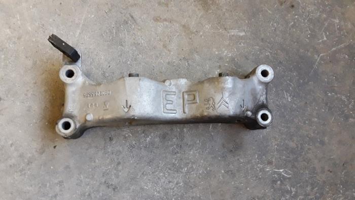 Used Engine mount Peugeot 308 (4A/C) 1.4 VTI 16V Price on request offered by Autodemontage Joko B.V.